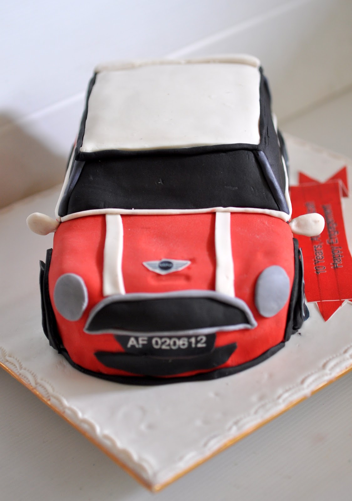 Izah�s Kitchen Mini Cooper S cake