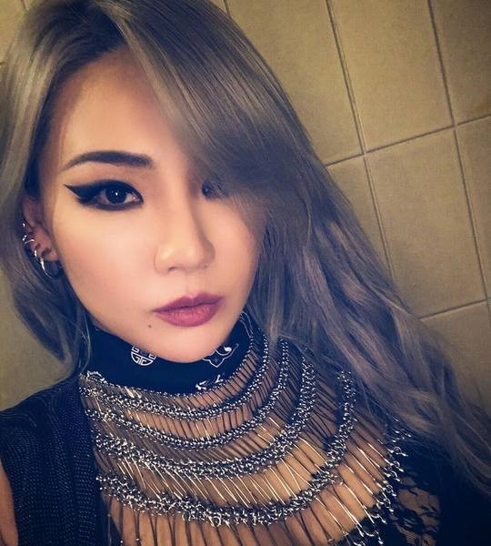 CL'in yeni selfiesinde sivri çenesi ilgi çekti
