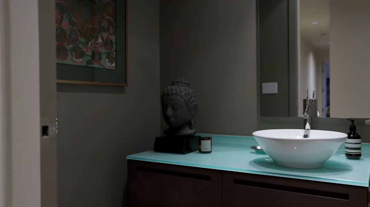 28 Photos vs. 1128 West Georgia Street #4901, Vancouver vs. Luxury Condo Interior Design Tour