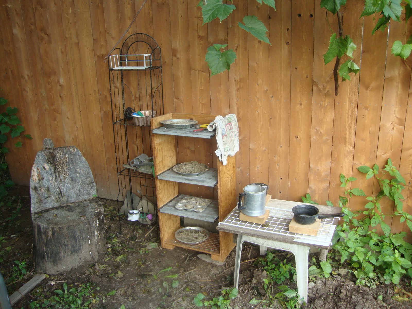 art and soul preschool: Mud Kitchen