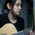 Video of a beautiful Filipina singing " Tadhana " by Up Dharma Down