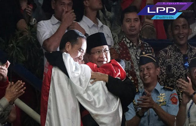 Pelukan Jokowi - Prabowo Membuat Kerinduan Pada Pemilu Damai