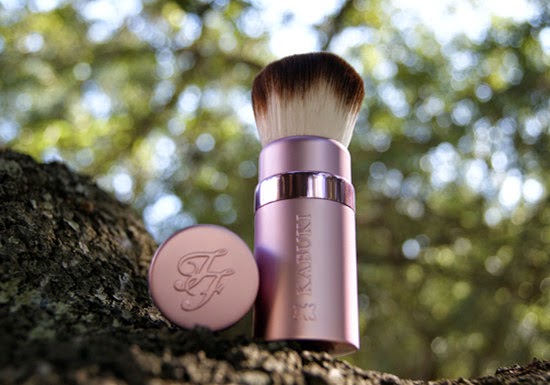 Too Faced Retractable Kabuki Brush 2014 Edition - Teddy is Back