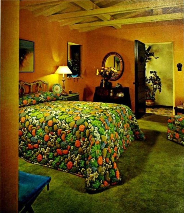 70'S Patterned Bedding