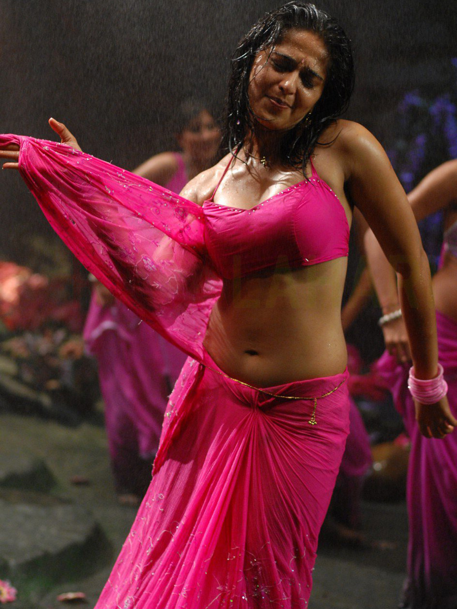 Anushka Shetty Hot navel and Sleeveless in Pink Saree.