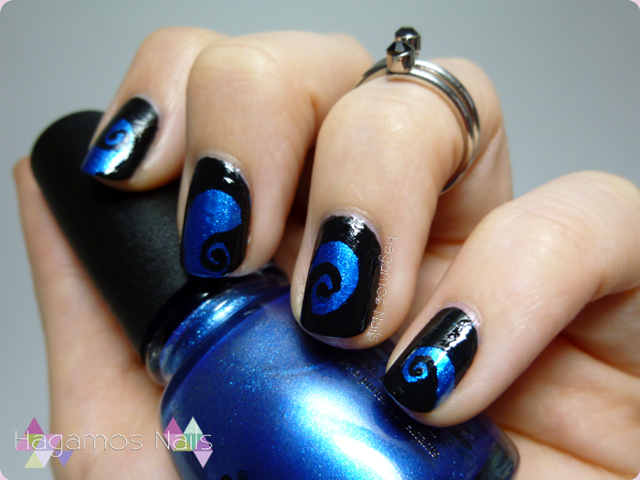 Nail Art en Espiral Azul Negro. Hagamos Nails