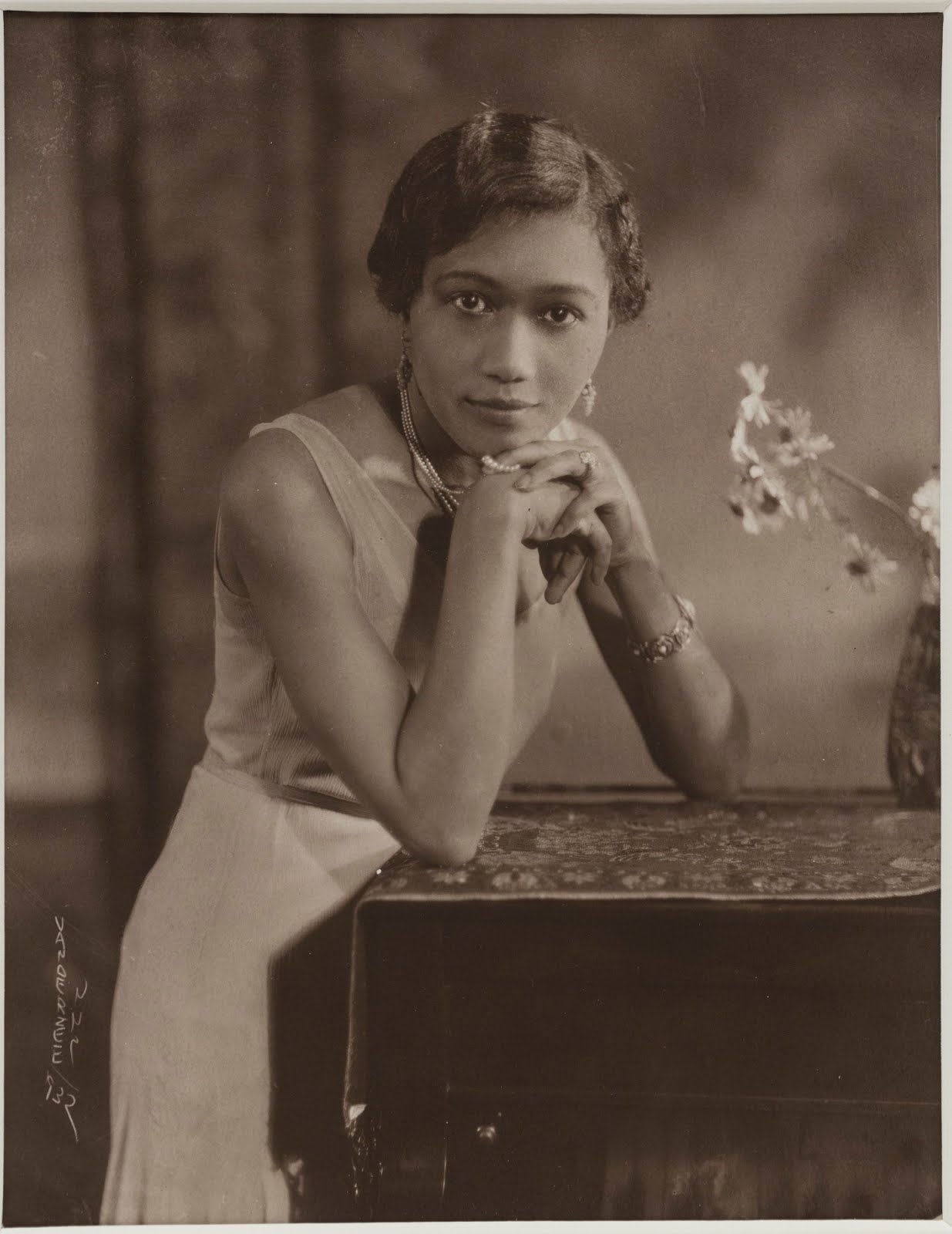 Harlem Renaissance The Photography of James VanDerZee 40 Trading