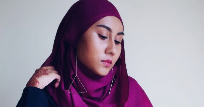 hijab with earrings 2022 - Carian Lemon8