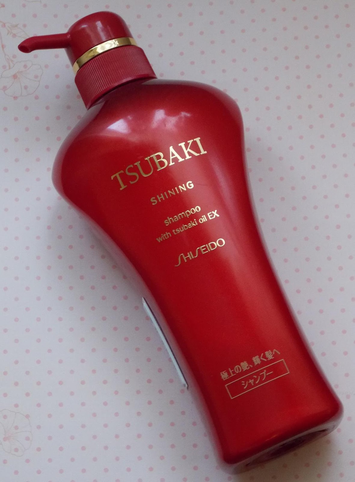 Shiseido для волос. Корейский шампунь Тсубаки. Шампунь Тсубаки от шисейдо. Тсубаки шампунь красный. Корейский шампунь Tsubaki красный.