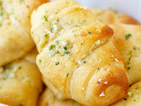 Garlic Butter Cheesy Crescent Rolls #Recipe