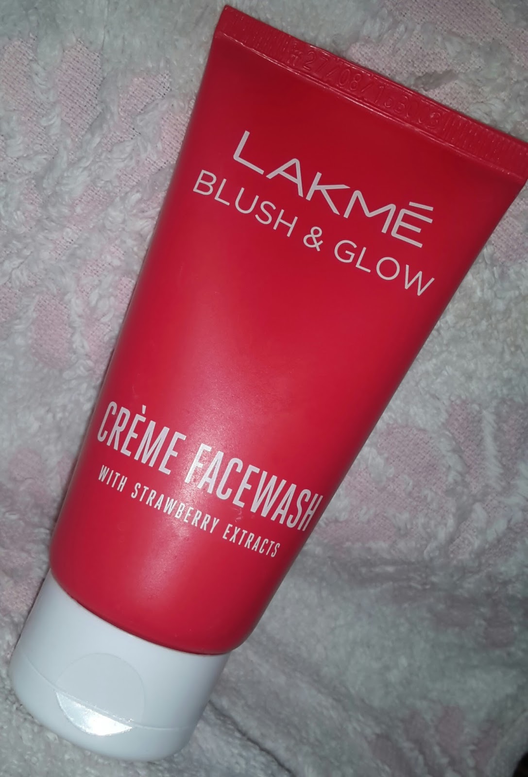 Ms.Galaxy's World REVIEW Lakme Blush And Glow Créme Facewash.