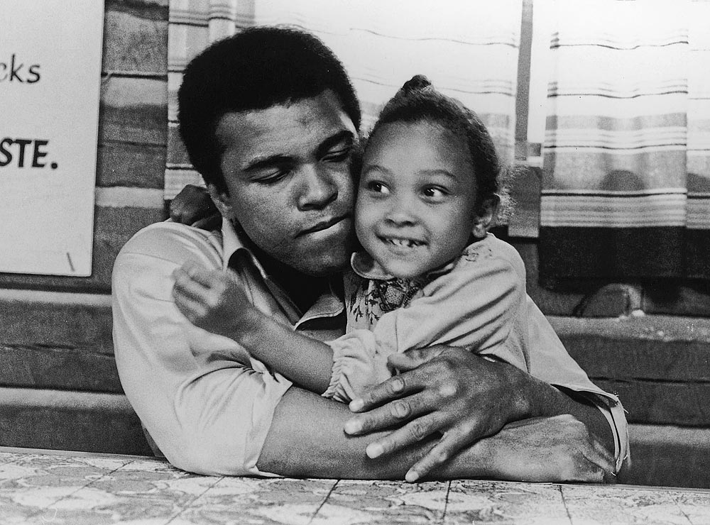 R.I.P Muhammad Ali! Here Are 24 Rare Candid Photographs of Muhammad Ali ...