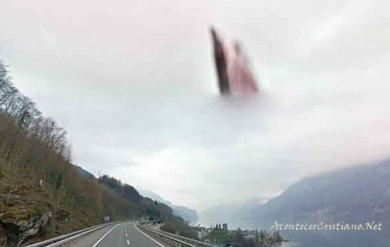 Encuentran a "Dios" en el cielo de Suiza