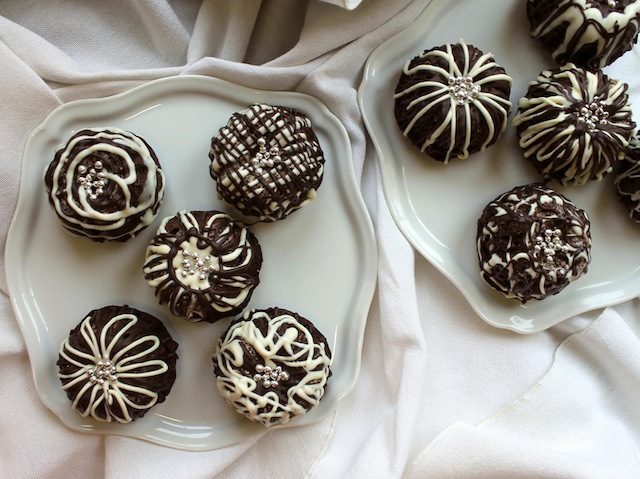 Chocolate Mini Bundts with Candy Coated Chocolates • Hip Foodie Mom