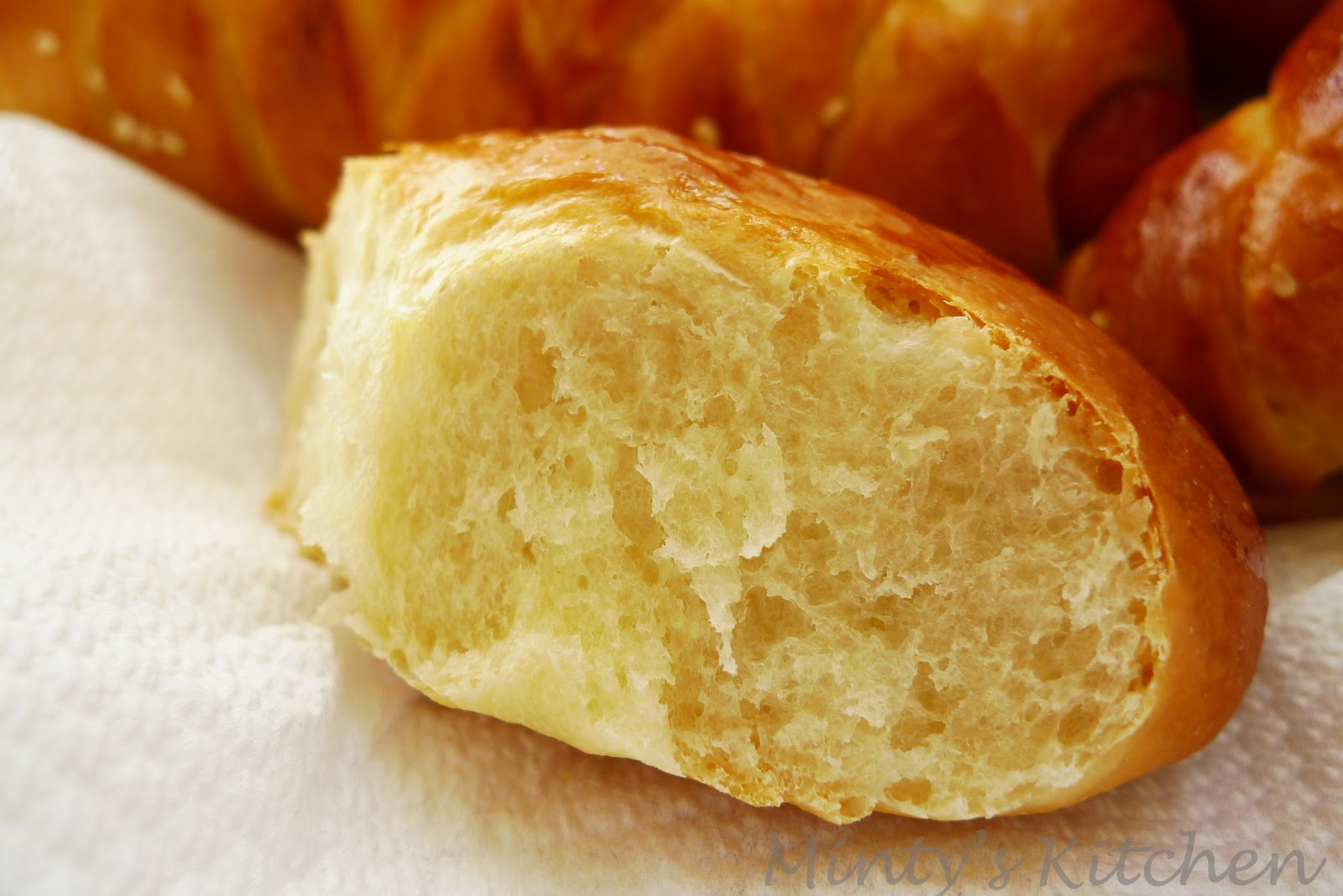 Minty's Kitchen Sausage Cheese Bread Rolls