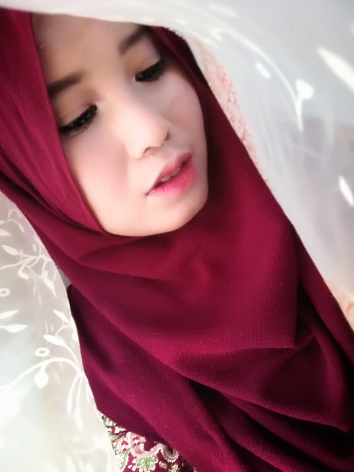 Farhana Jafri Silicone Sponge Vs Beauty Blender