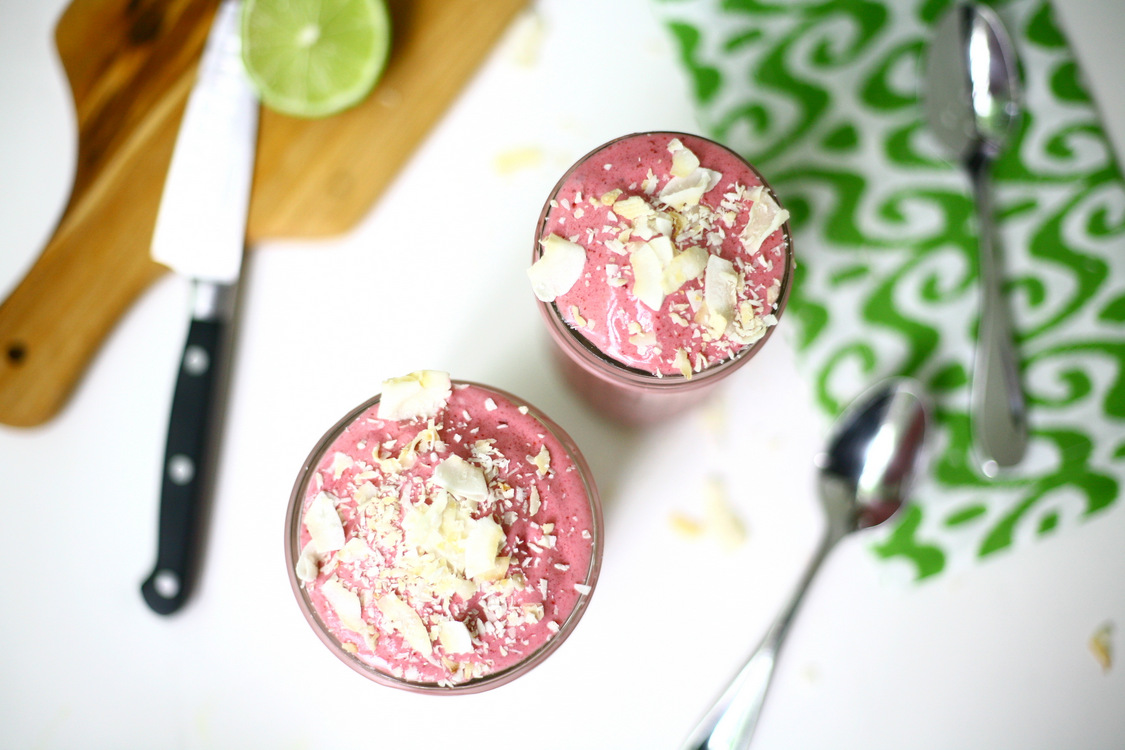 Blackberry coconut lime protein smoothie recipe! / Create / Enjoy