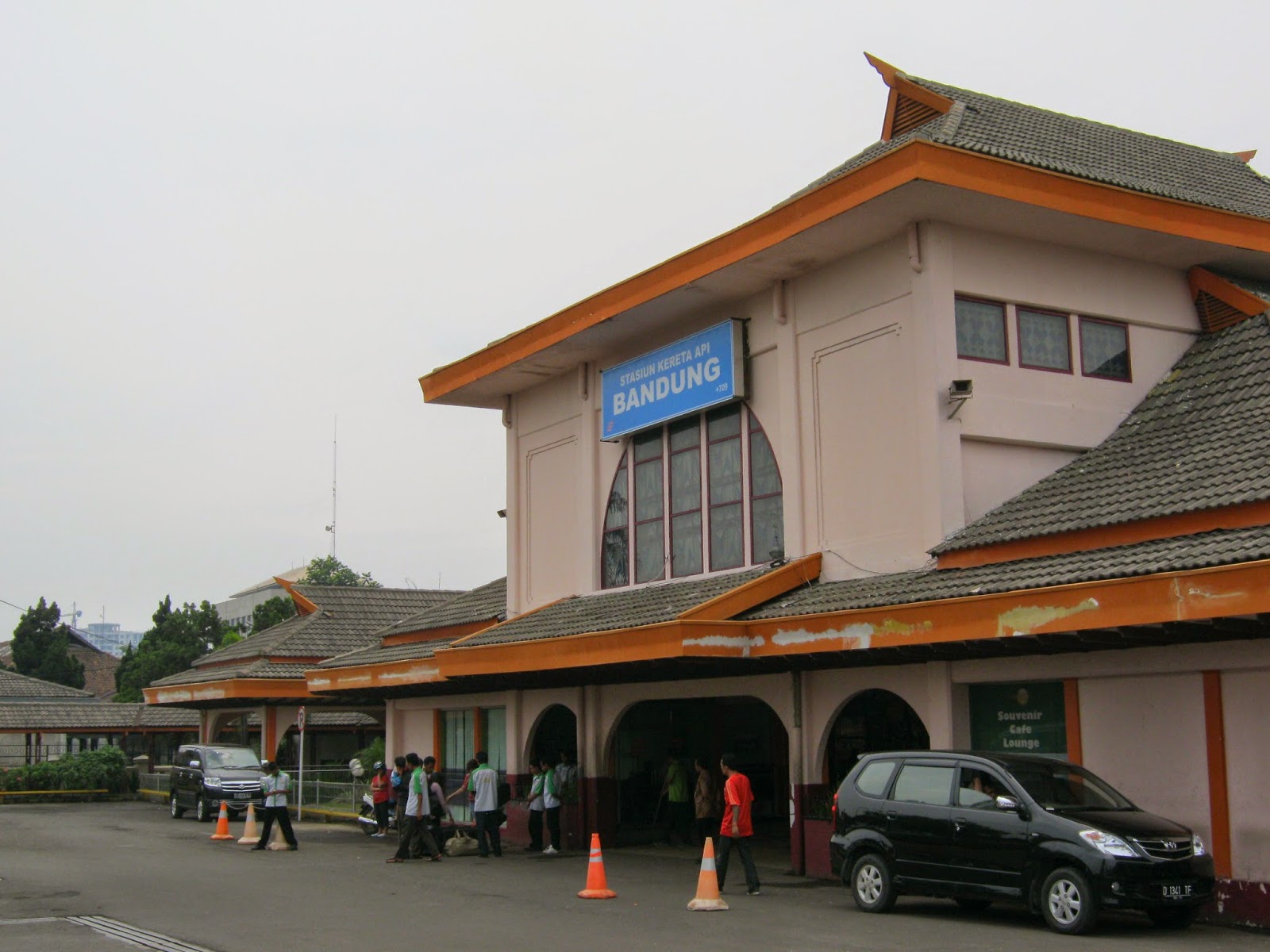 Bandung tempo dulu: Stasiun Bandung, awal modernisasi sebuah kota