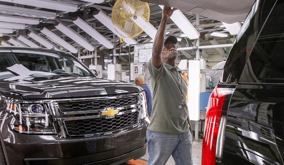 GM Could Potentially Boost Production of Full-Size SUVs 