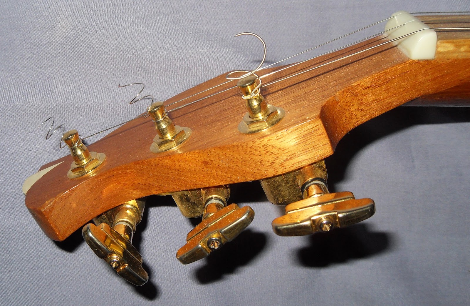 joel peyton, luthier electric dulcimer