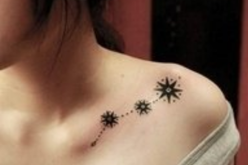 Constelação Clavícula Tatuagem