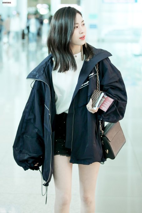 취향저격하던 날의 있지 ITZY 류진 분위기 모음.jpgif | 인스티즈