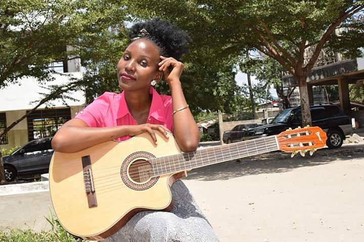Wimbo mpya wa Gospel : DOREEN LIFARD - NIONGOZWE NAWE