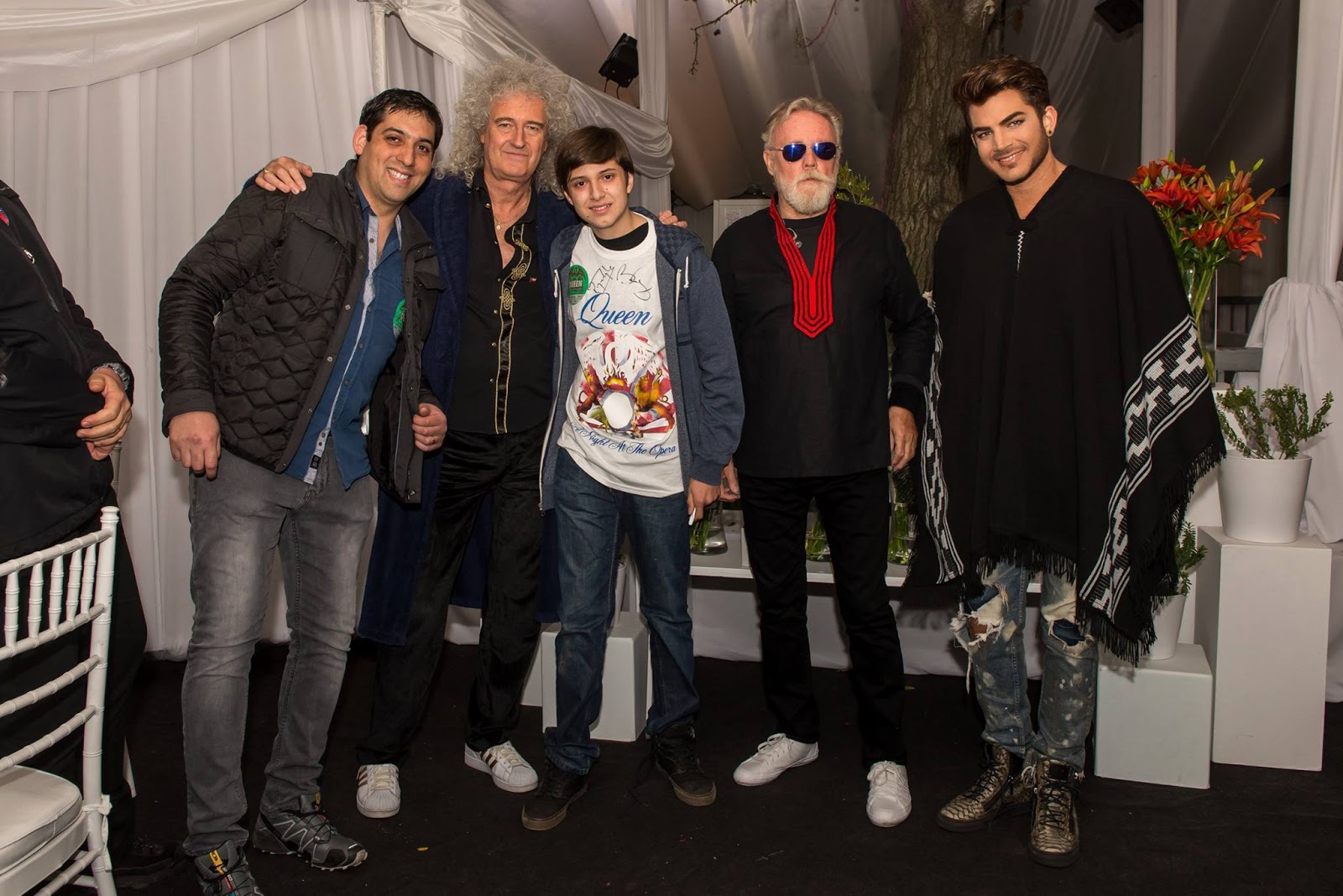 20150930 Candid Meet & Greet Backstage with Queen + Adam Lambert Santiago, Chile
