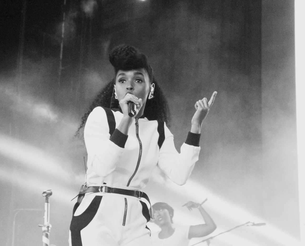 Director X Prompts Rihanna's "Work" of Sean Paul's 2002 "Get Busy