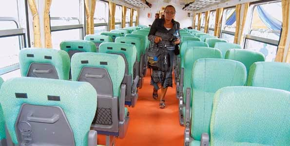  Treni ya kisasa (Delux), kwenda Bara yenye mabehewa 22 imeanza safari kwenda Kigoma
