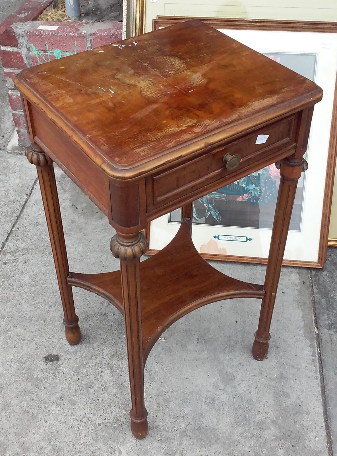 UHURU FURNITURE & COLLECTIBLES SOLD 18276 Victorian Style 16" Wide