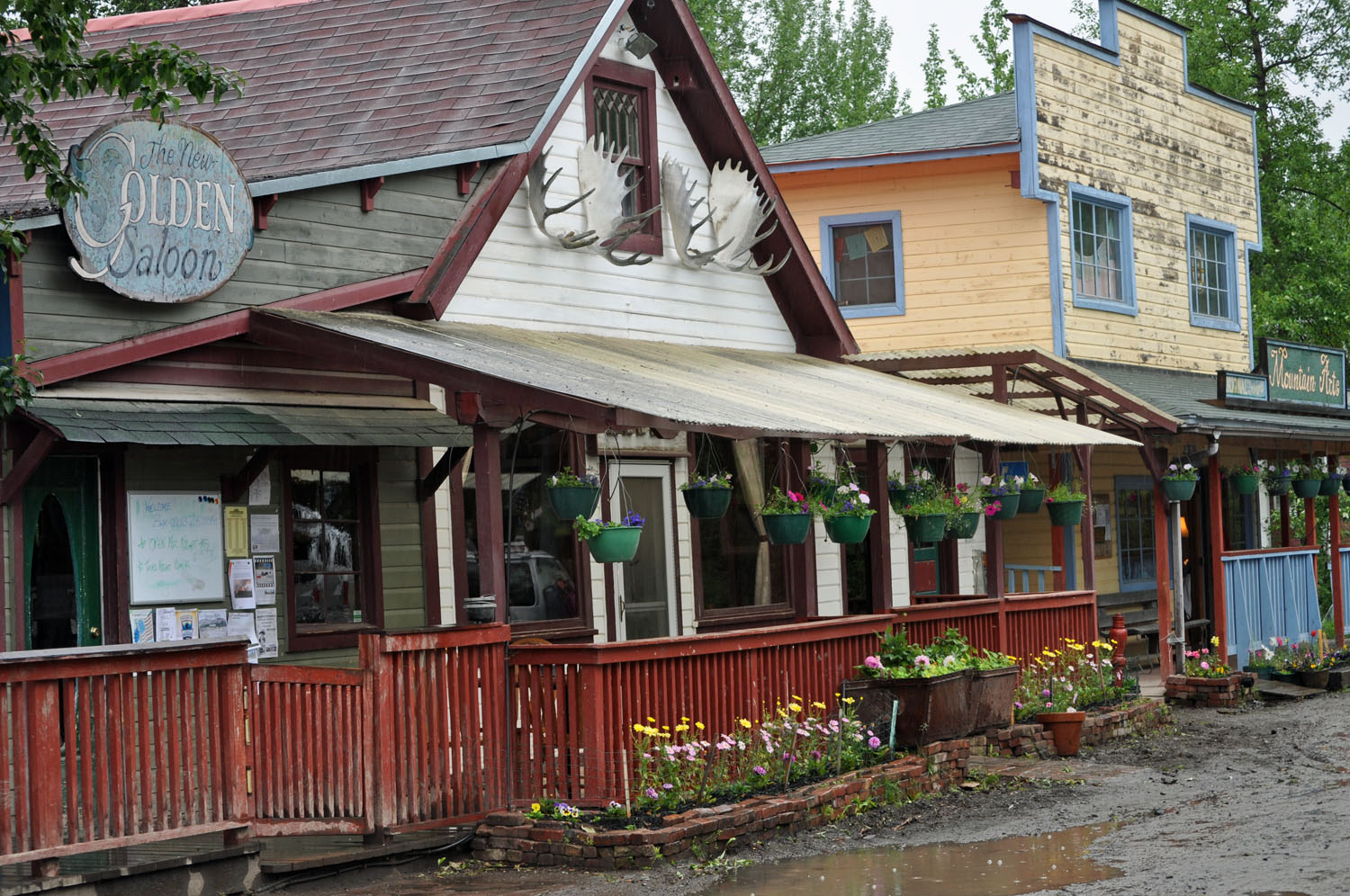 On_a_Lark June 27, 2012 Kenny Lake Mercantile & RV Park, Kenny Lake, AK