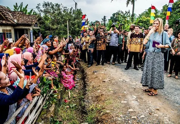 Queen Maxima made a working visit to Lampung state in Sumatra island, which is characterized by agriculture and met with farmers