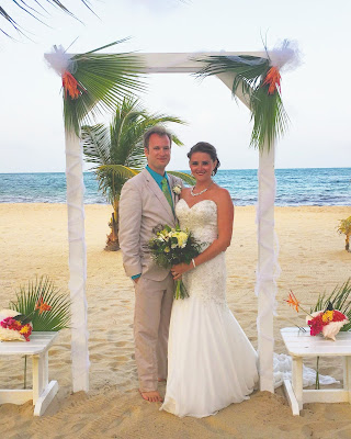 Remaxvipbelize - gorgeous bride and groom
