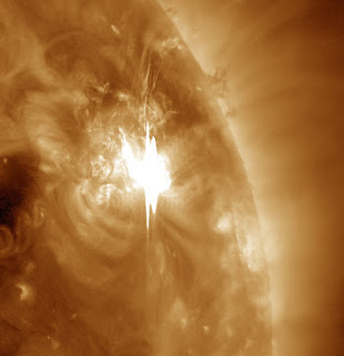 ACTIVIDAD SOLAR - Tormenta Solar Categoría X2 - ALERTA NOAA E