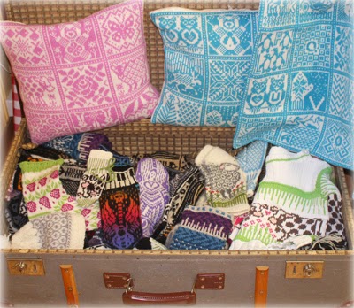 Koffert med strikkeplagg