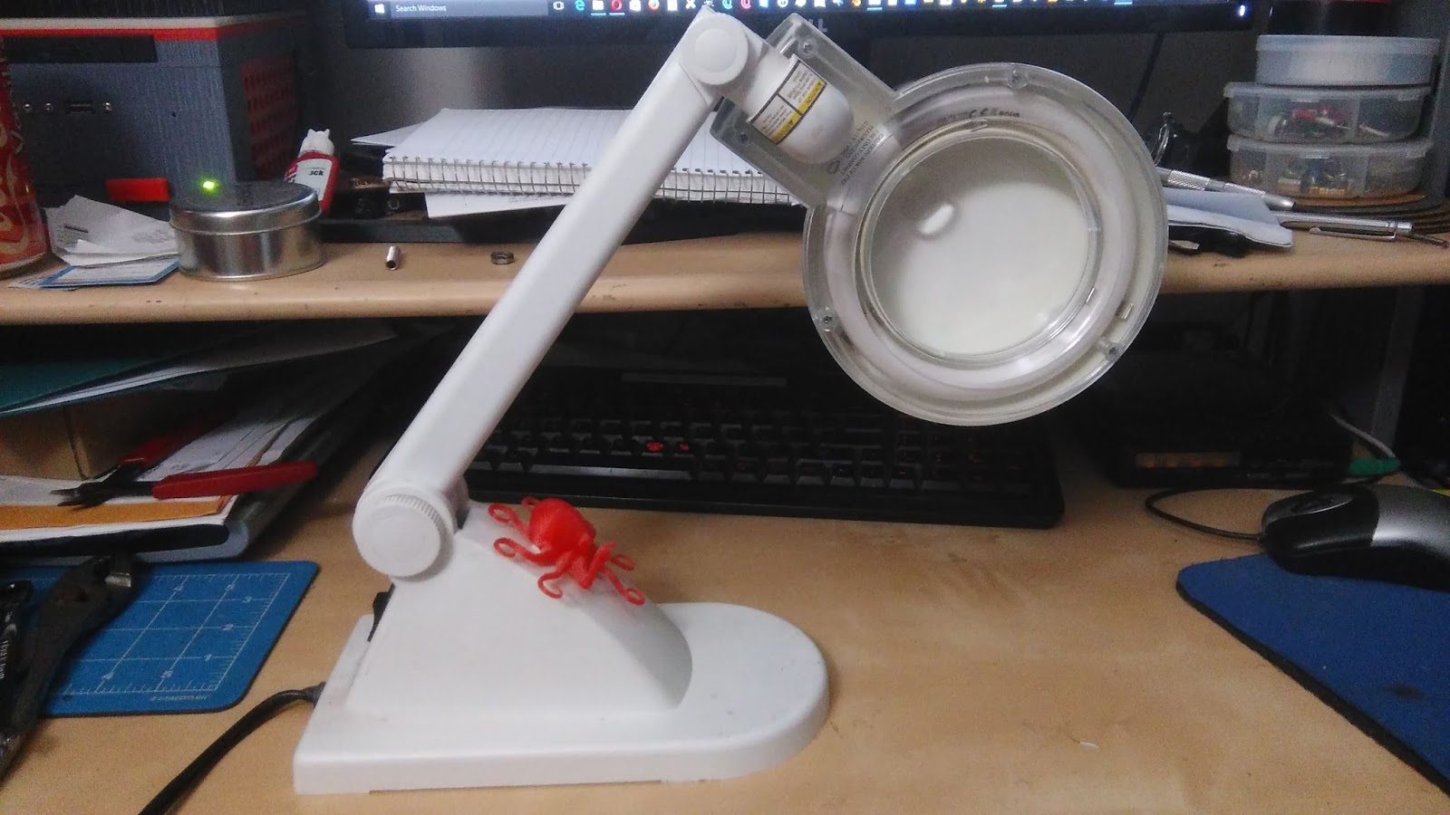 Tech Stuff Harbor Freight 97448/60642 Desktop Magnifying Lamp