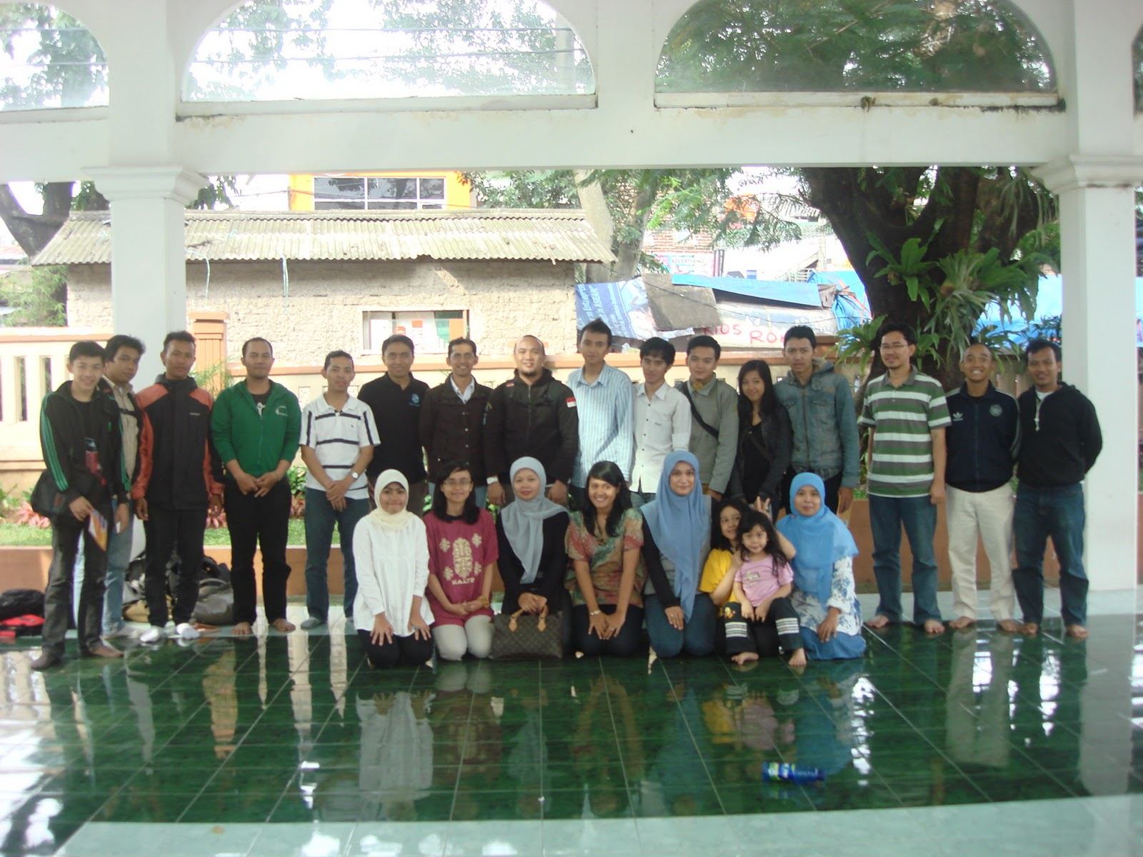 Komunitas SLiMS Jabar Terbentuk pada tanggal 22 Januari 2011 di Kampus Universitas Padjajaran Bandung