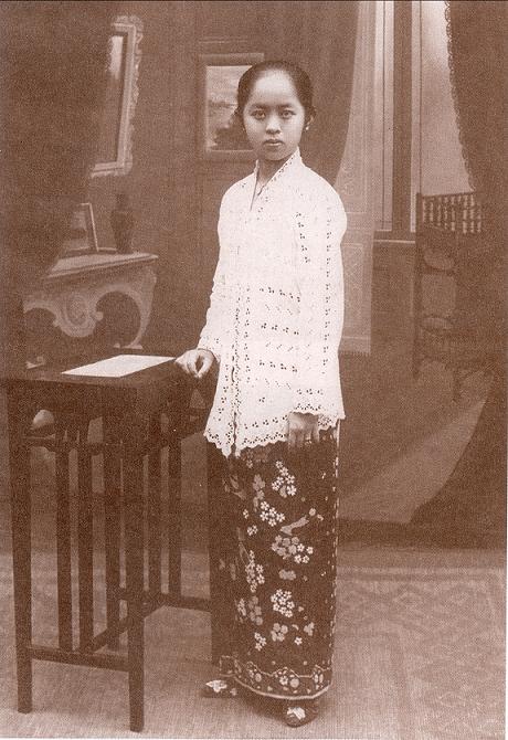 Okta Fashion Sejarah Kebaya