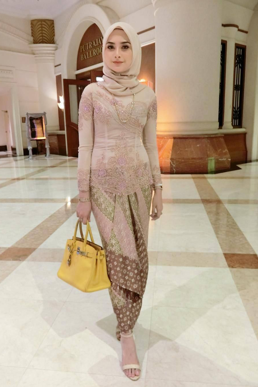 hijab syar'i lebaran 2018 hijab segitiga lebaran