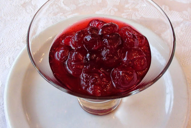 zsuzsa is in the kitchen: CRANBERRY SAUCE