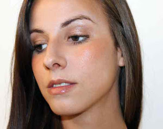 Maquillaje con polvos bronceadores por técnicos de Mery Make up
