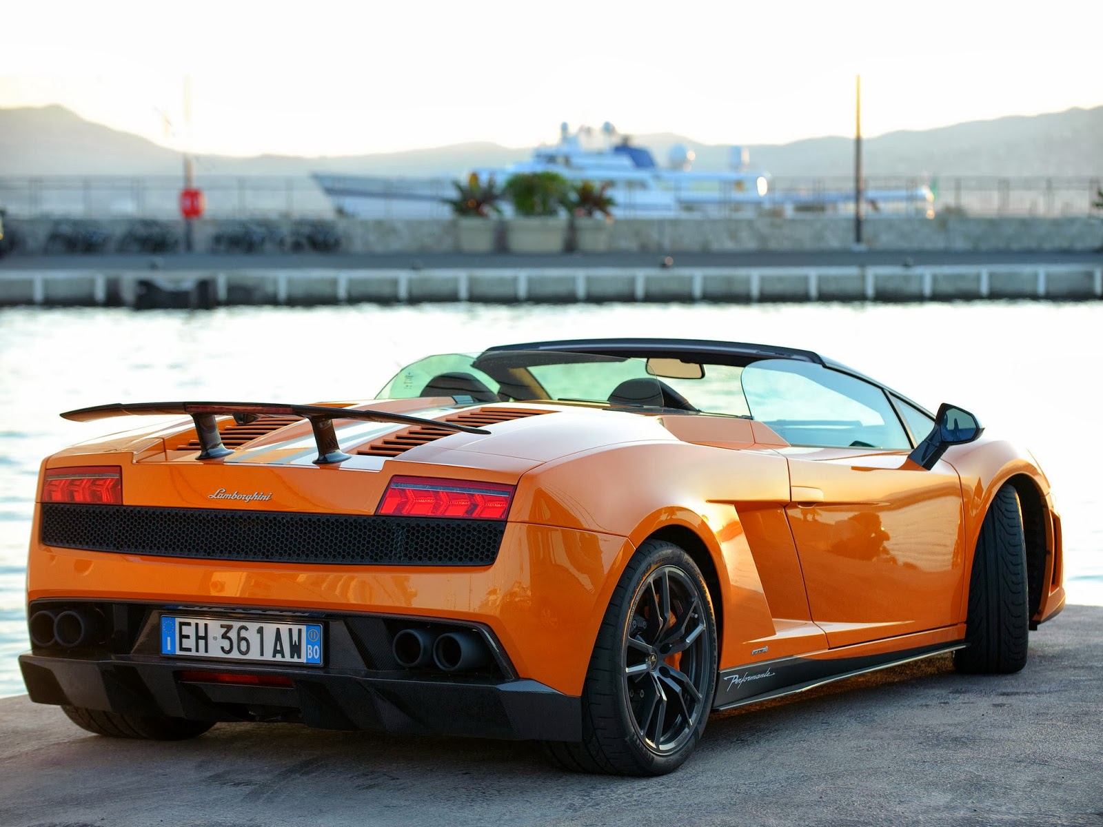 2011 Lamborghini Gallardo LP570 4 Spyder Performante