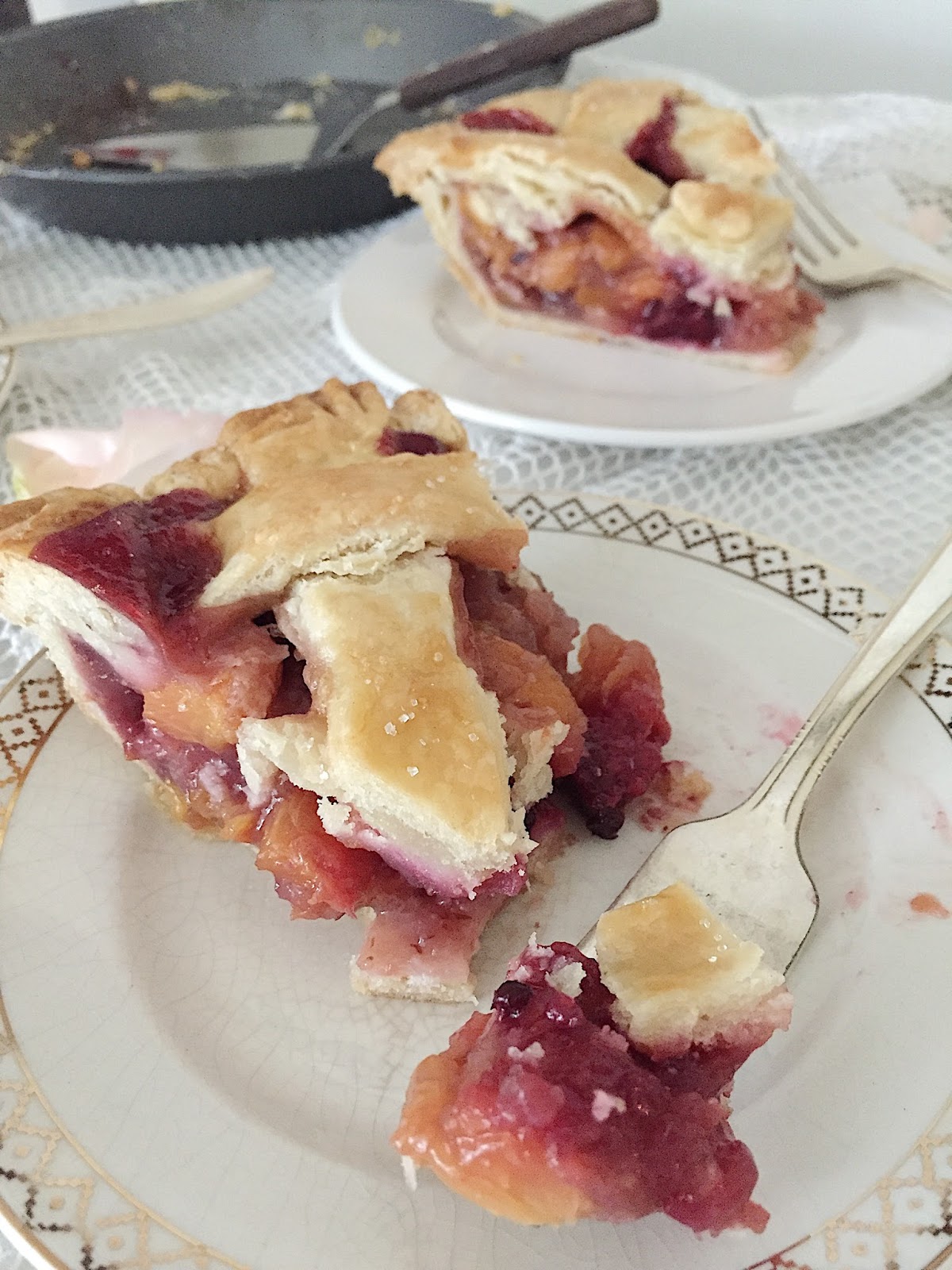 The Cooks in the Kitchen Fruit Bowl Pie