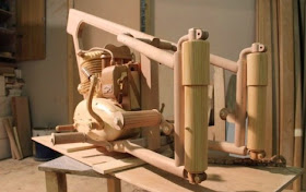 دراجة نارية لا تصدق منحوتة بالكامل من الخشب!