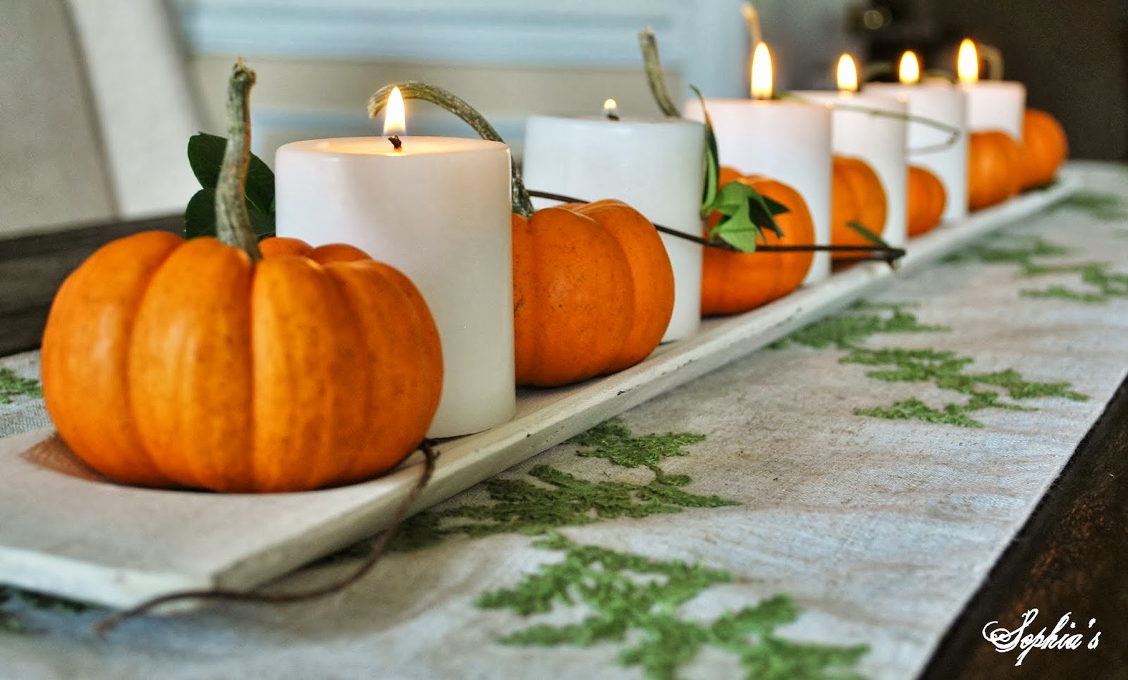 Sophia's Fall in the Dining Room... 5 Easy Fall Centerpieces
