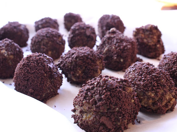 Coffee in ball form (No bake Healthy Chocolate Espresso Energy bites with turmeric)