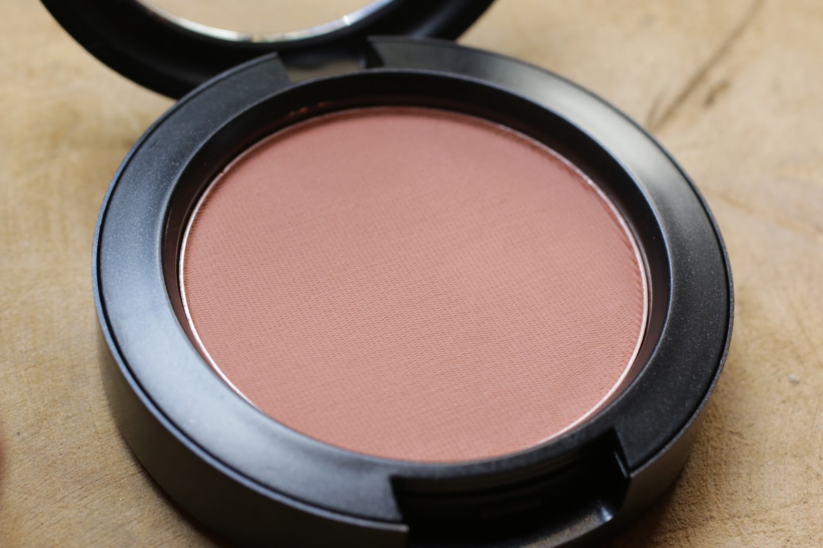 MAC blushes Trace Gold & Coppertone