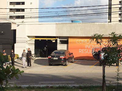 Mandados de busca e apreensão foram cumpridos na agência de publicidade Art&C;, em Natal (Foto: Filipo Cunha/Inter TV Cabugi)