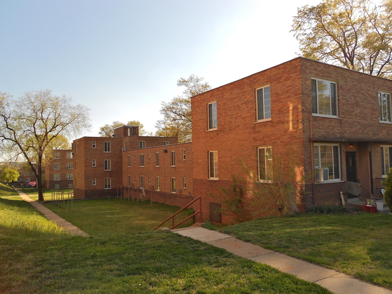 Half Windsor Full Throttle Housing Projects started so nicely